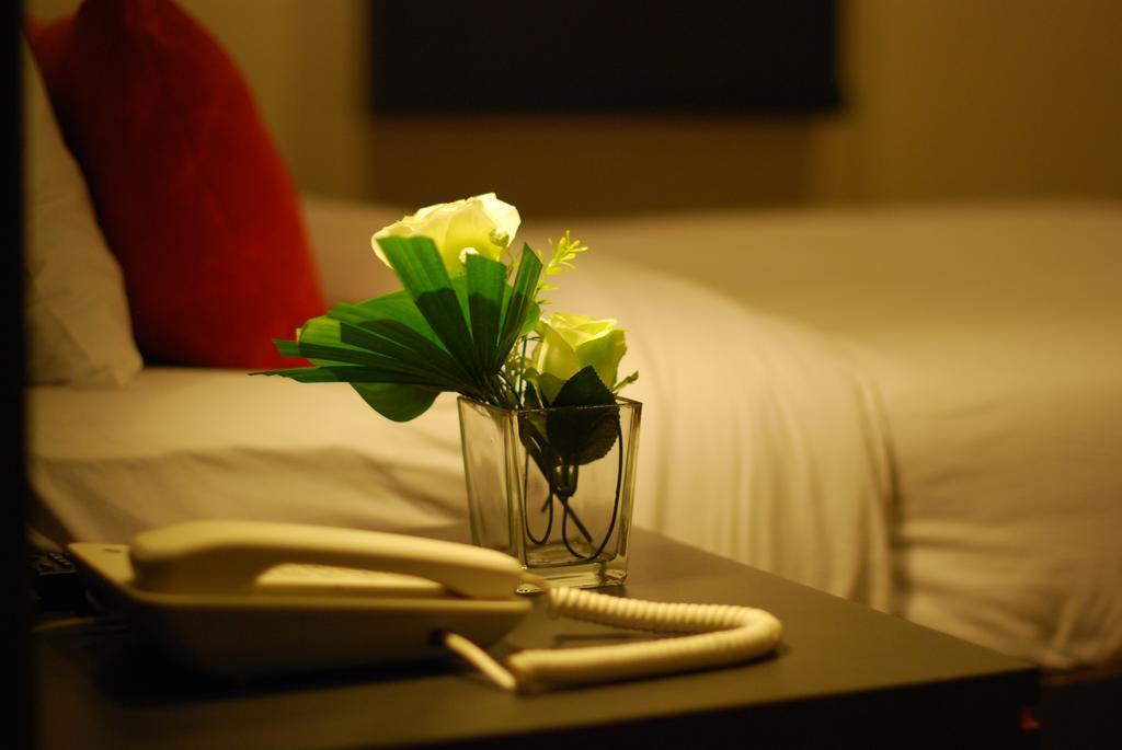 H2 Hotel Bangkok Kamer foto