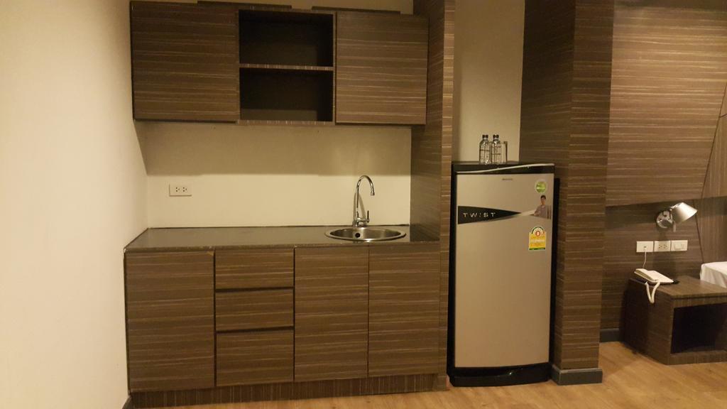 H2 Hotel Bangkok Buitenkant foto