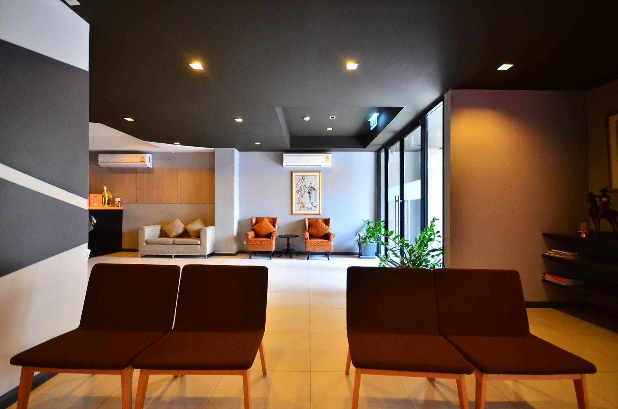 H2 Hotel Bangkok Buitenkant foto