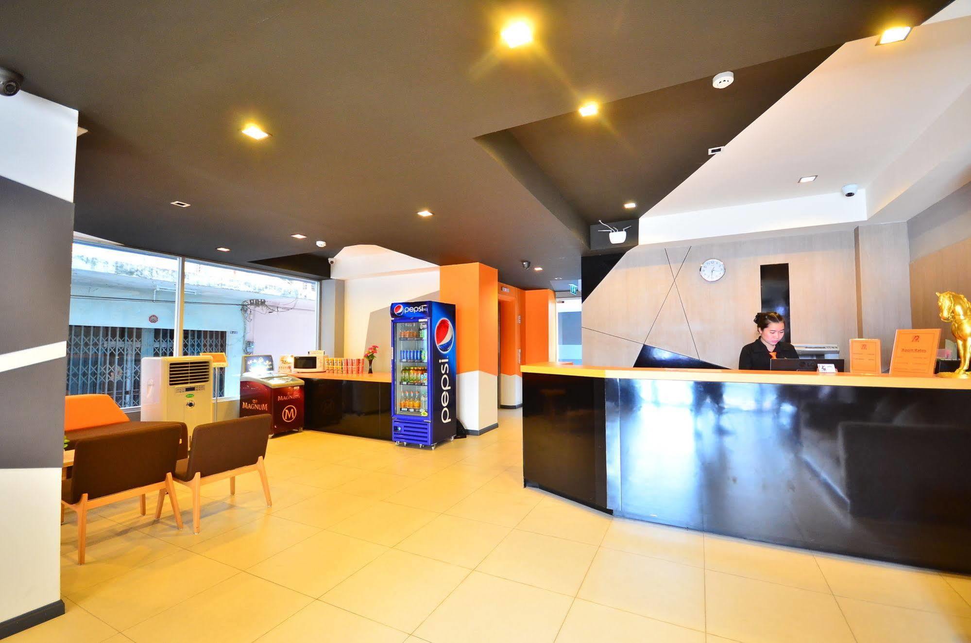 H2 Hotel Bangkok Buitenkant foto