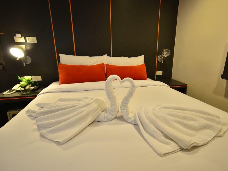 H2 Hotel Bangkok Buitenkant foto
